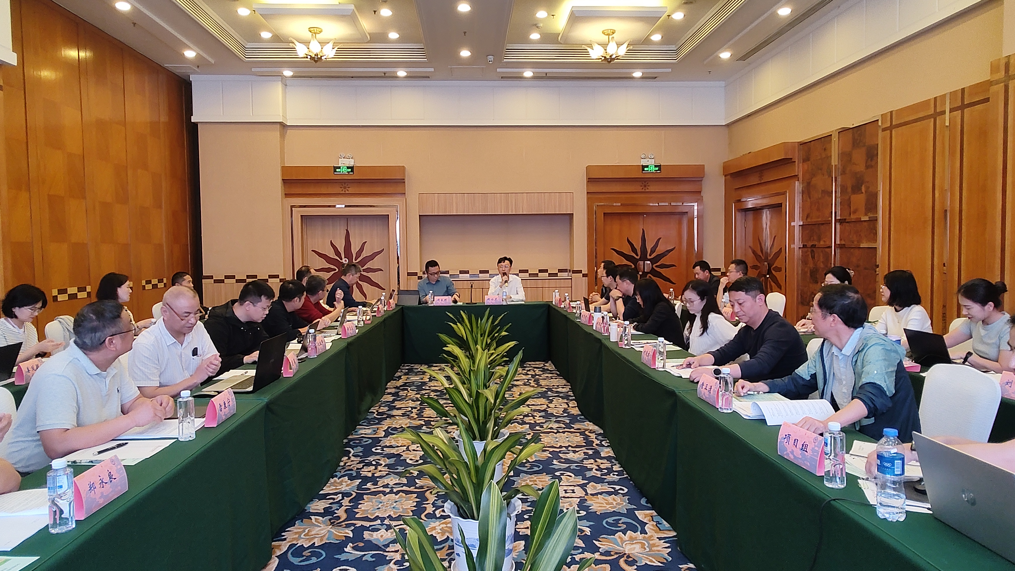 速航科技副總經(jīng)理王中博士參與全國齒科分技委會2024年行業(yè)標(biāo)準(zhǔn)起草小組討論會